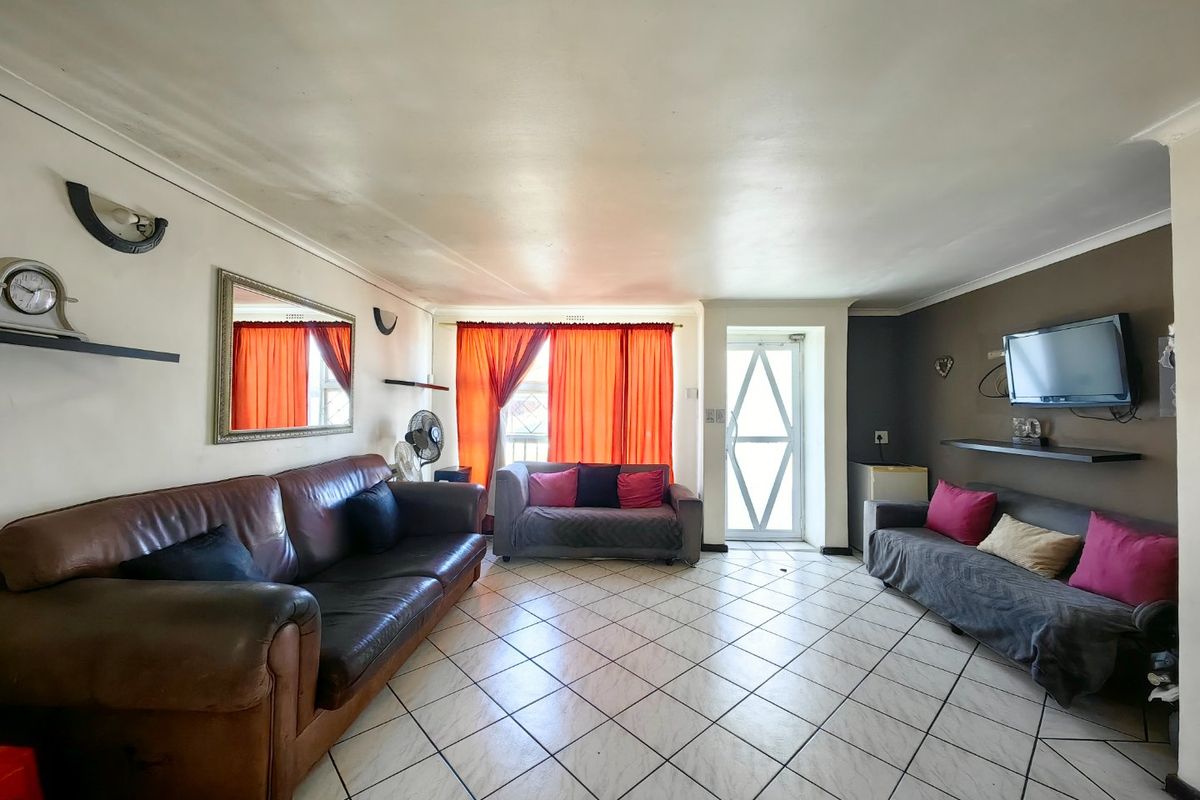 Location, Location , Location!!! - Photo 4