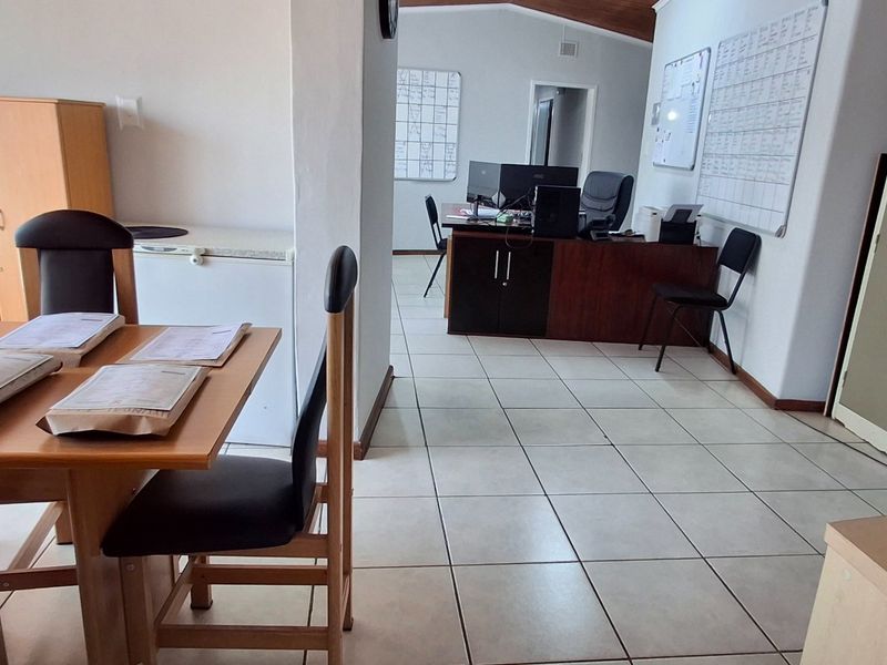 HOUSE WITH BUSINESS RIGHTS FOR SALE - Photo 4