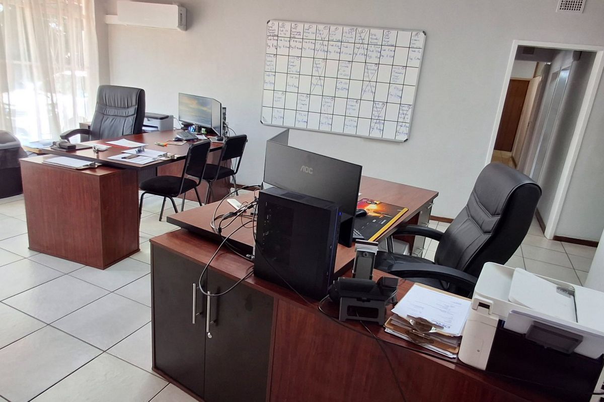 HOUSE WITH BUSINESS RIGHTS FOR SALE - Photo 5