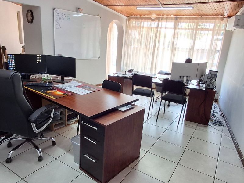 HOUSE WITH BUSINESS RIGHTS FOR SALE - Photo 3