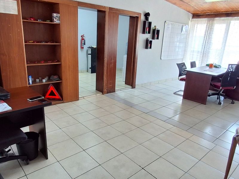 HOUSE WITH BUSINESS RIGHTS FOR SALE - Photo 8