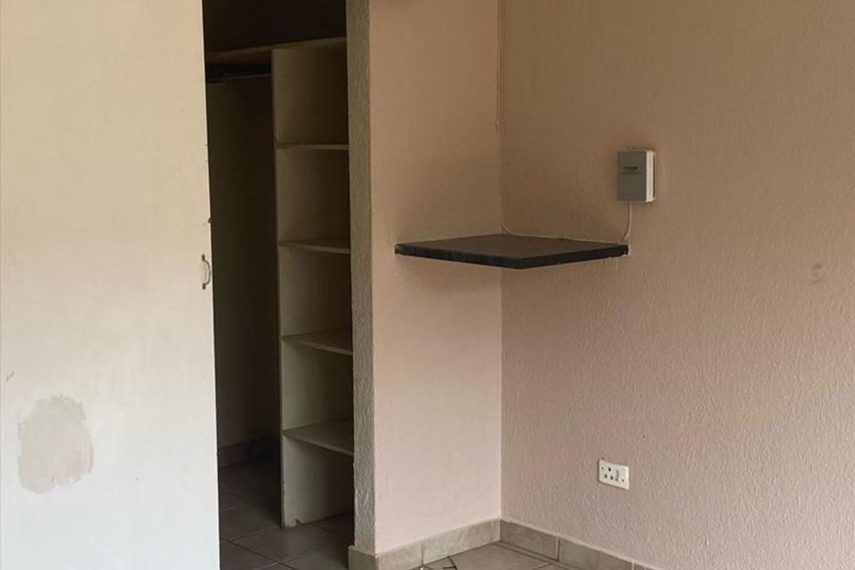 Charming Two-Bedroom Home with Modern Comforts - Photo 2