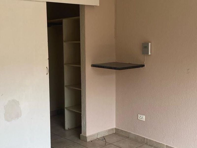 Charming Two-Bedroom Home with Modern Comforts - Photo 2