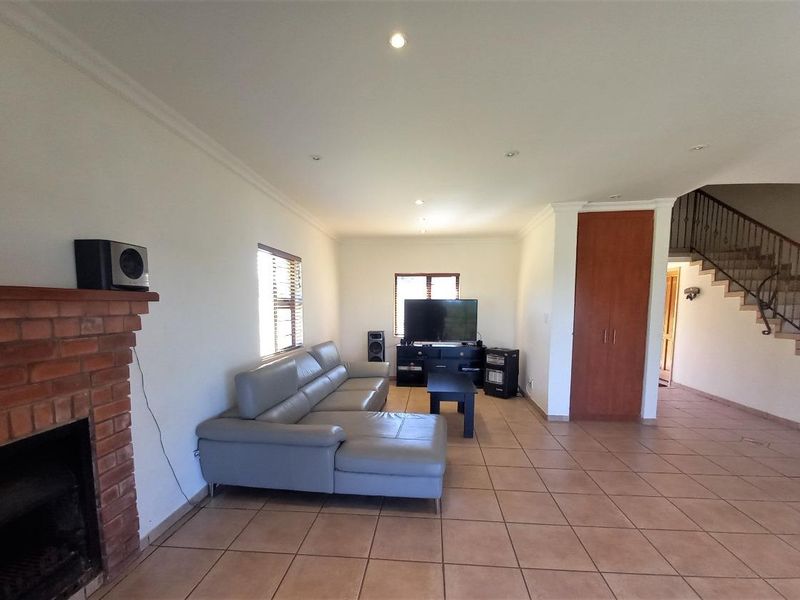 Spacious Family Home with Ample Living Space - Photo 8