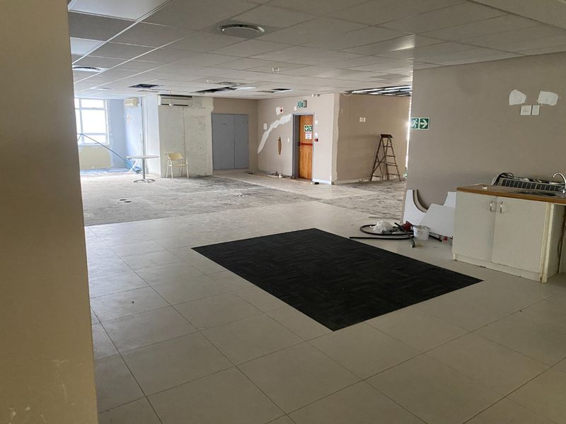 500m2 Premium Space to Let  - Photo 4