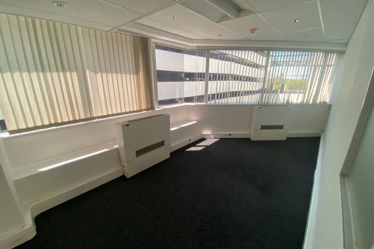 458m2 Commercial Space to Let  - Photo 2
