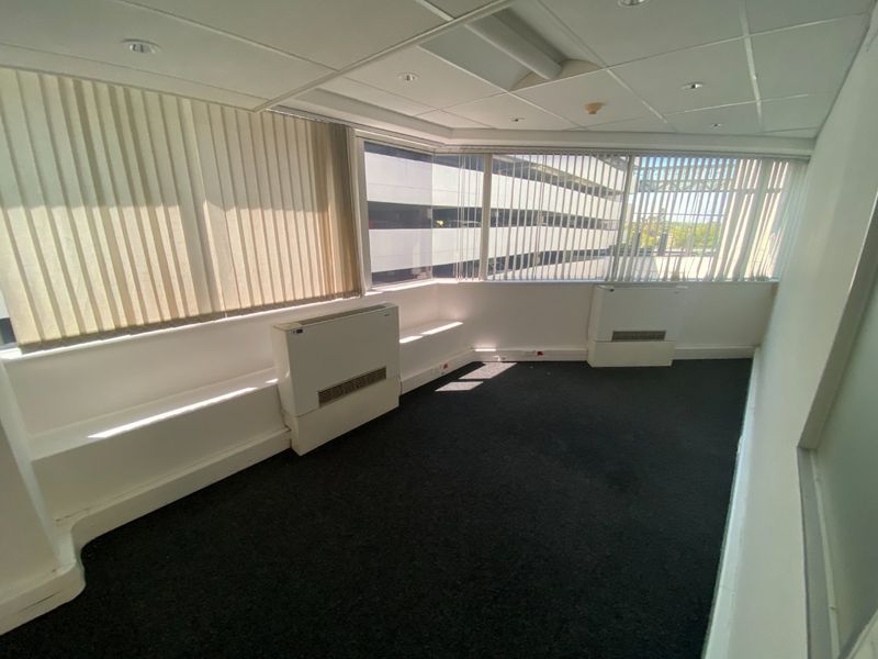 458m2 Commercial Space to Let  - Photo 2