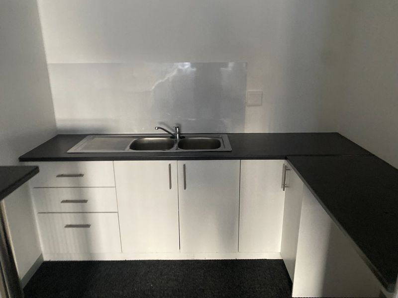 458m2 Commercial Space to Let  - Photo 9