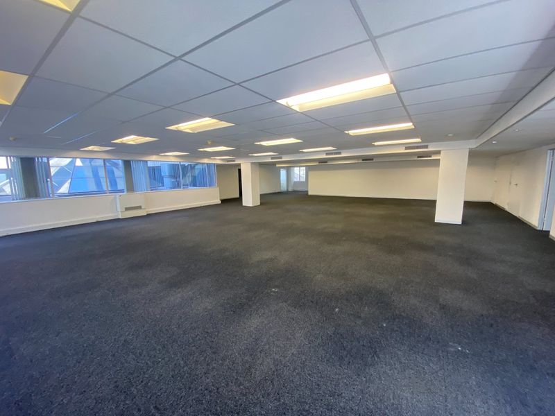 458m2 Commercial Space to Let  - Photo 3