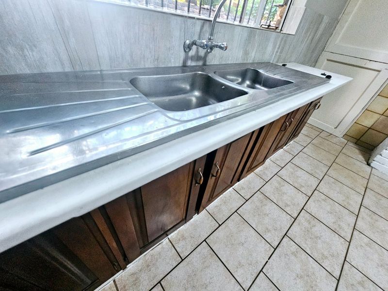 3 bedroom 2 bathroom House for rent in Mnandi  - Photo 7