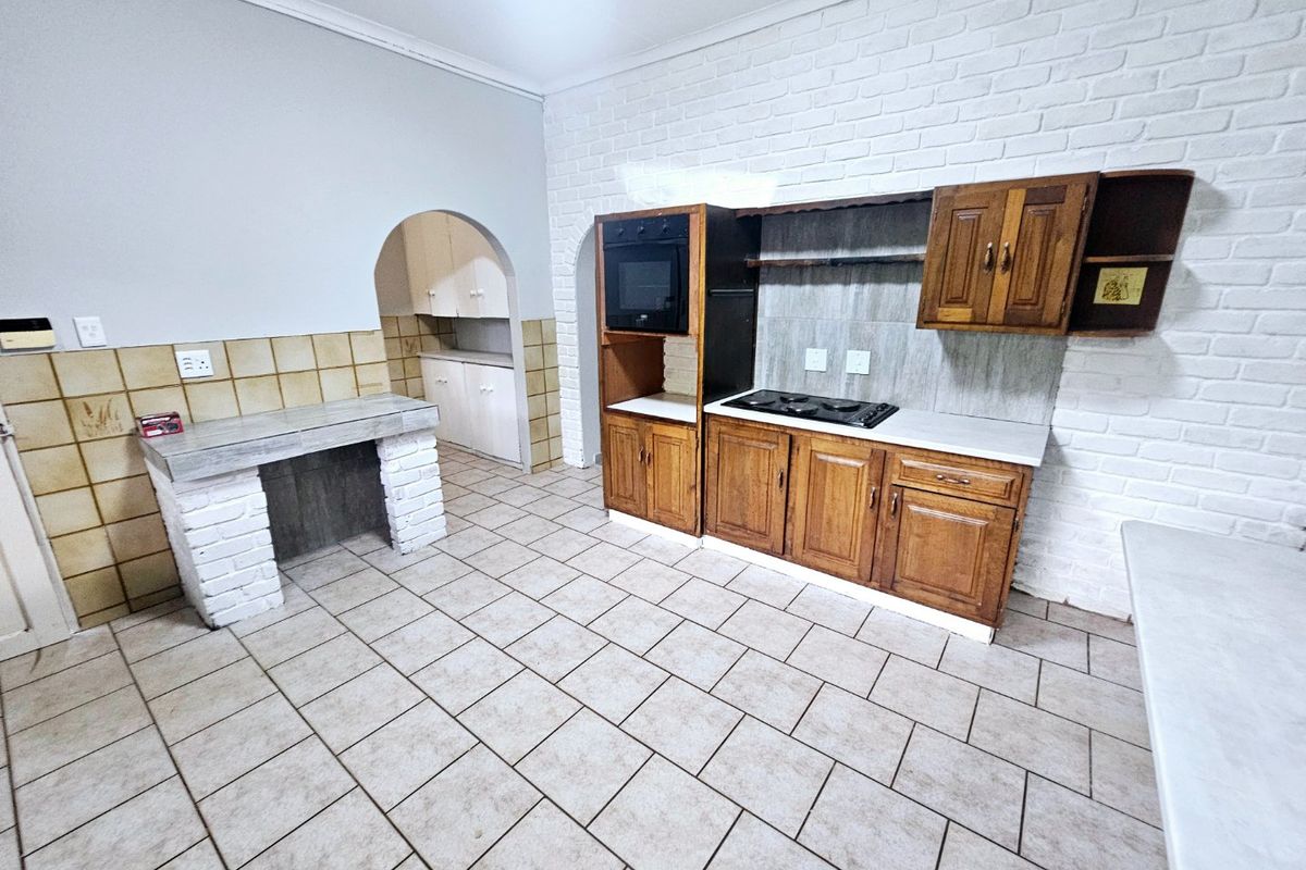 3 bedroom 2 bathroom House for rent in Mnandi  - Photo 3