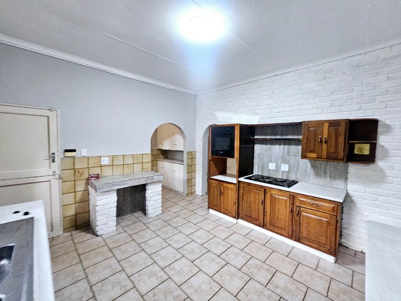 3 bedroom 2 bathroom House for rent in Mnandi  - Photo 2