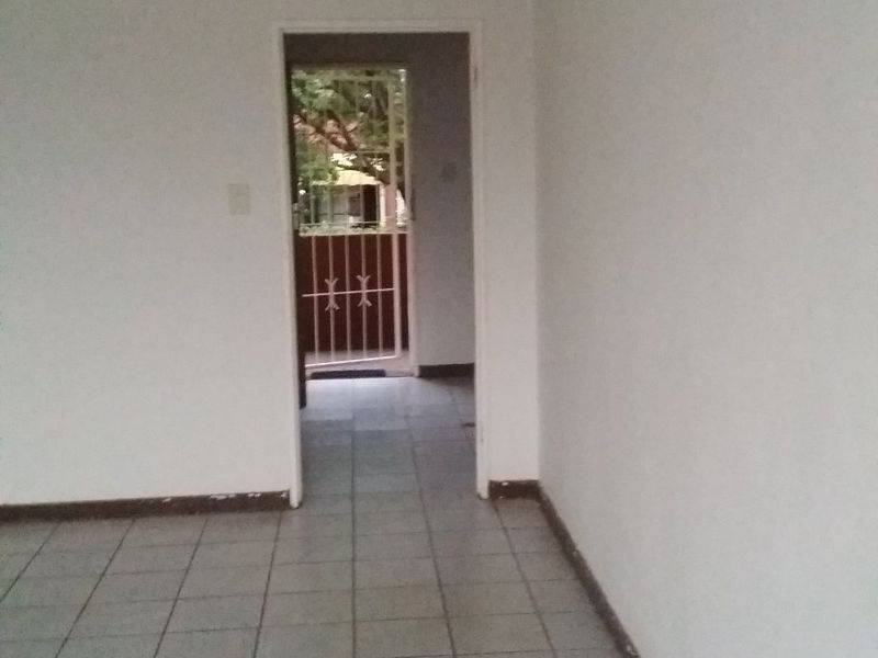 Apartment living - Photo 7