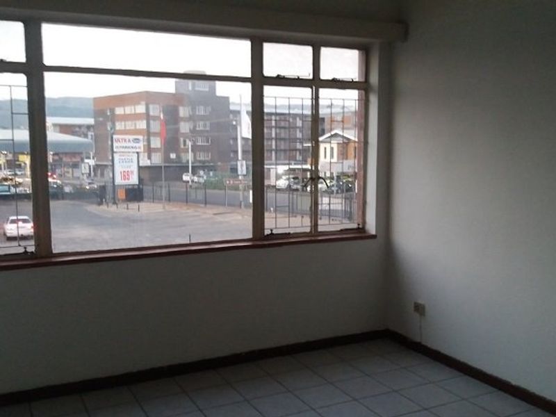 Apartment living - Photo 4