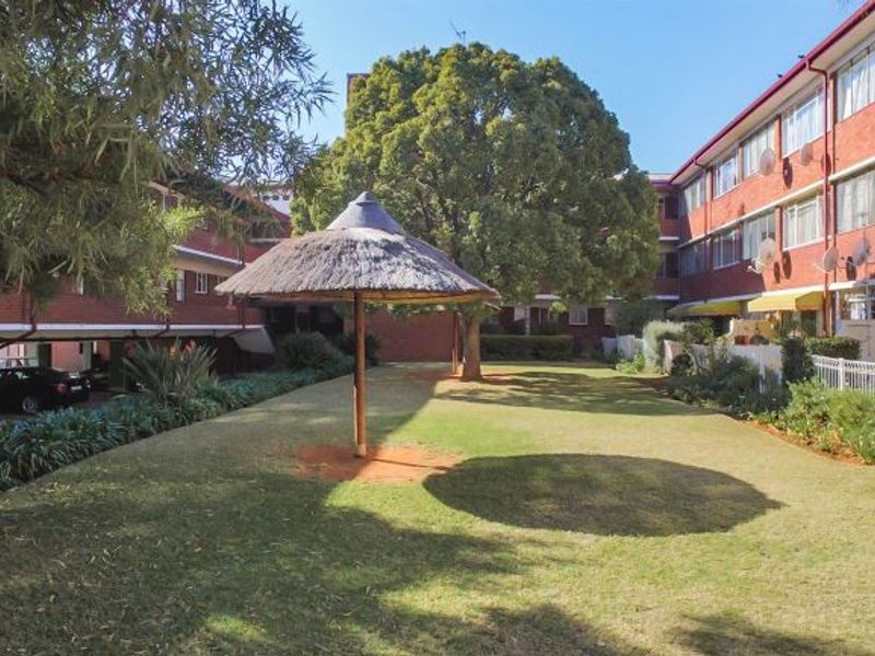 Apartment living - Photo 2