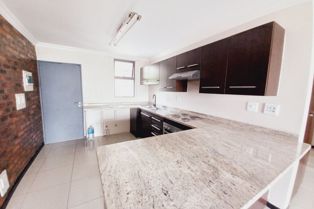 Modern and Secure 2-Bedroom Apartment with Balcony in The Kennedy, Solheim - Photo 3