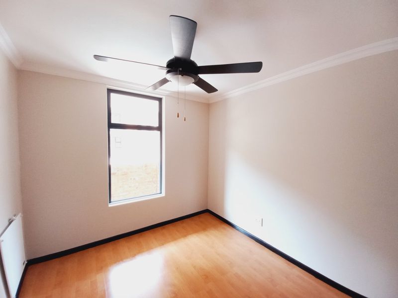 Modern and Secure 2-Bedroom Apartment with Balcony in The Kennedy, Solheim - Photo 10