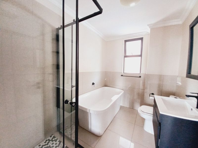 Modern and Secure 2-Bedroom Apartment with Balcony in The Kennedy, Solheim - Photo 9