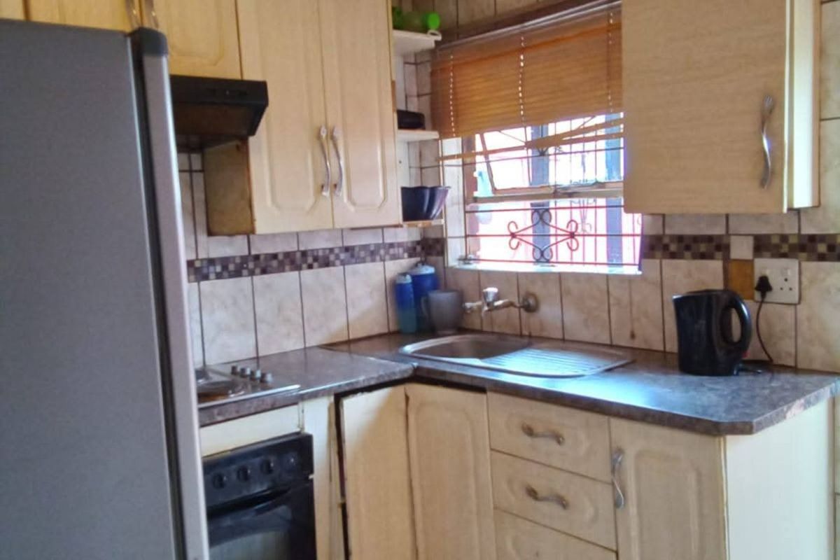 3 Bedroom 1 bathroom house for sale in Hammanskraal Unit D - Photo 5
