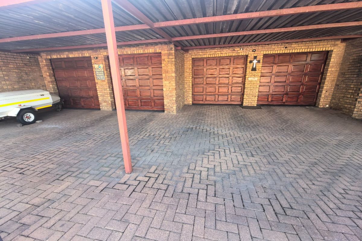 Look no further  beautiful lovely home in a good location - Photo 5