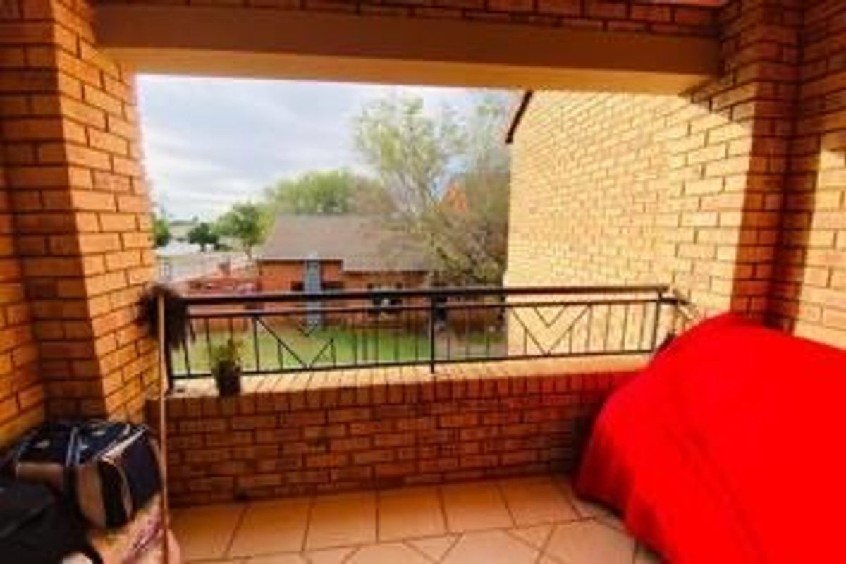 2 Bedroom apartment for sale in Wonderpark Estate Karenpark - Photo 4