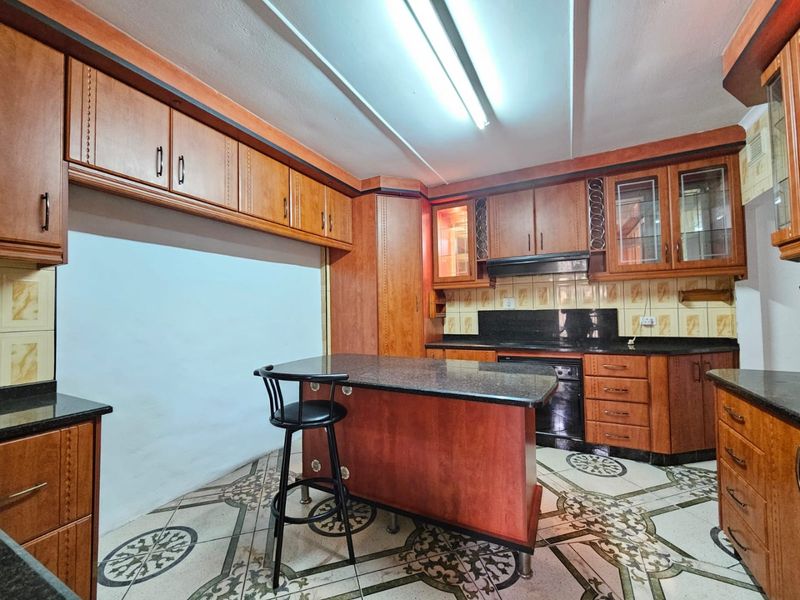 3 Bedroom Apartment for Rent in Stanger Manor - Photo 4