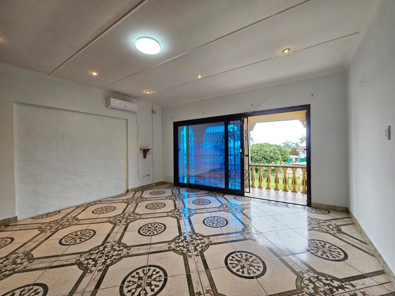 3 Bedroom Apartment for Rent in Stanger Manor - Photo 2