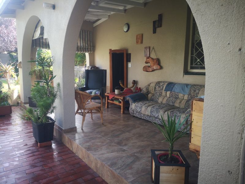 A decent family home - Photo 2