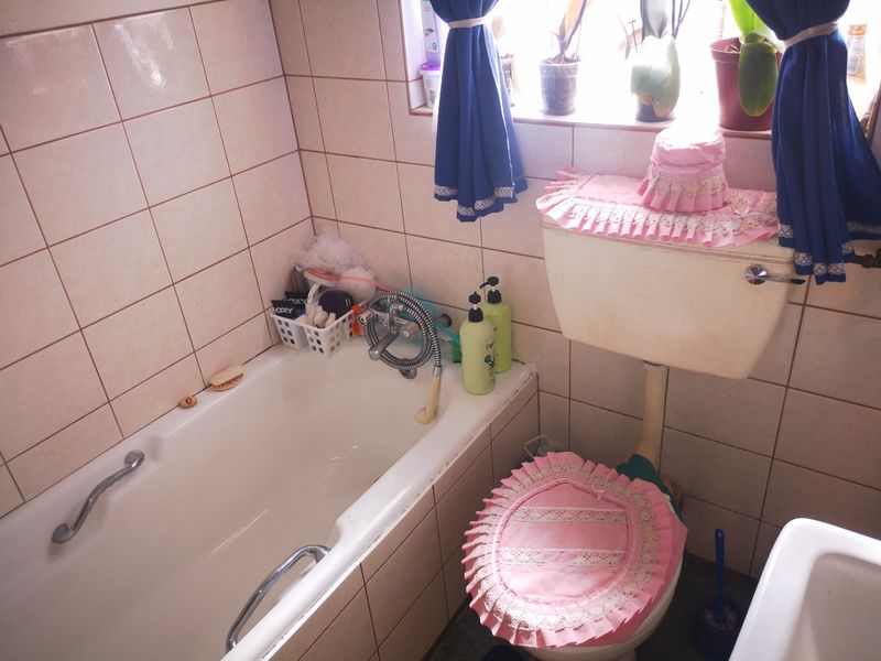 3 Bedroom house for sale - Photo 5
