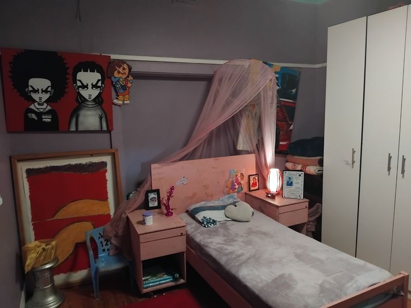 Modern 4-Bedroom Home with Pool and Granny Flat - Photo 8