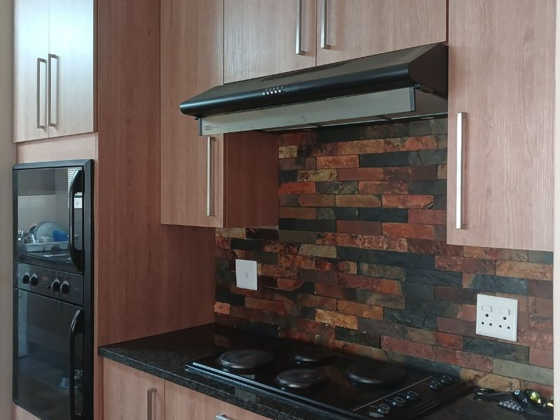 "Spacious 6-Bedroom House with Unique Features - For Sale!" - Photo 8