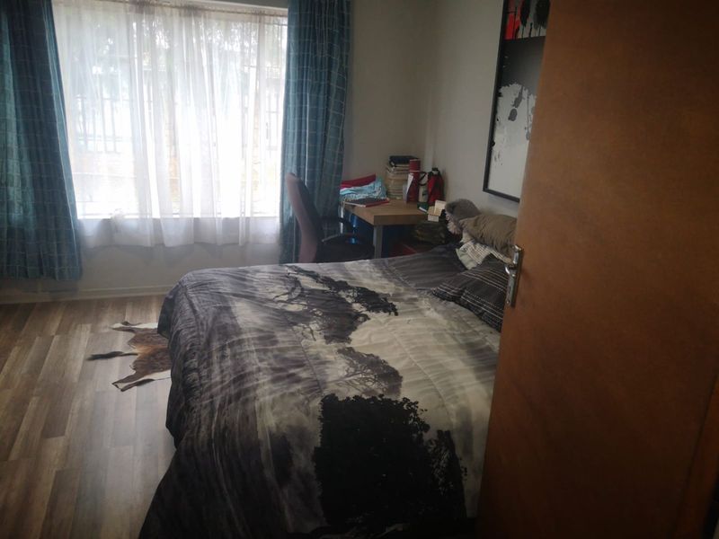 "Enchanting Family Home with Medieval Flair" - Photo 9