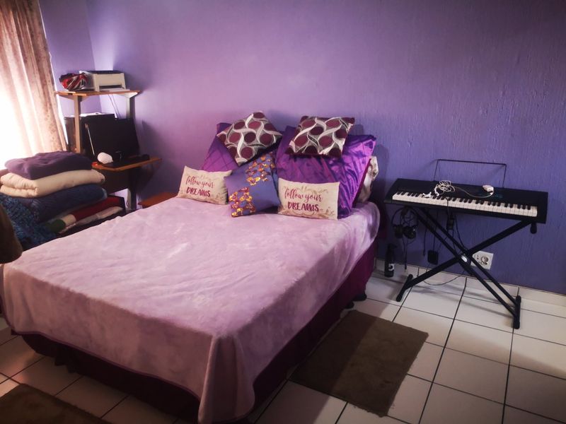 Charming Family Home with Pool and Flatlet - Photo 10