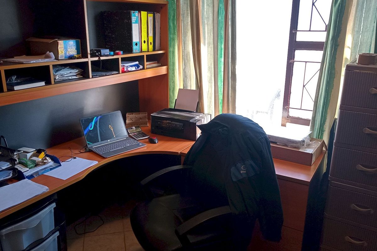 Cozy 2-Bedroom Duplex with Garden and Braai Area - Photo 4