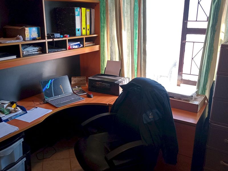 Cozy 2-Bedroom Duplex with Garden and Braai Area - Photo 4