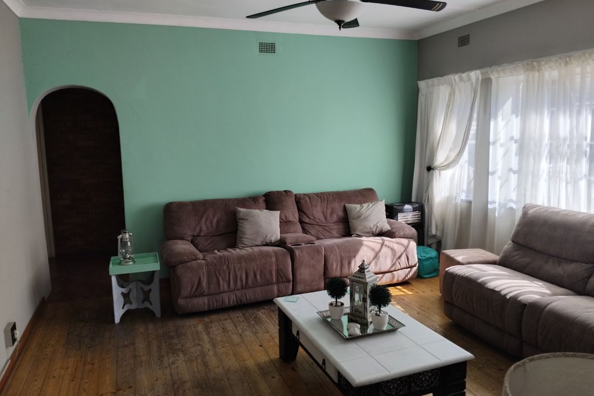 Charming 3-Bedroom Family Home for Sale - Photo 5