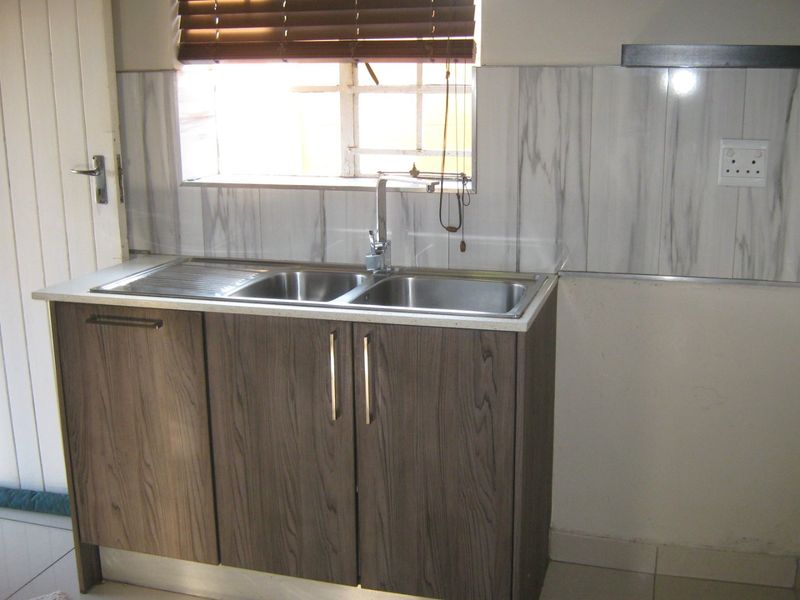 Modern 3-Bedroom Home with Braai Area and Excellent Security - Photo 8