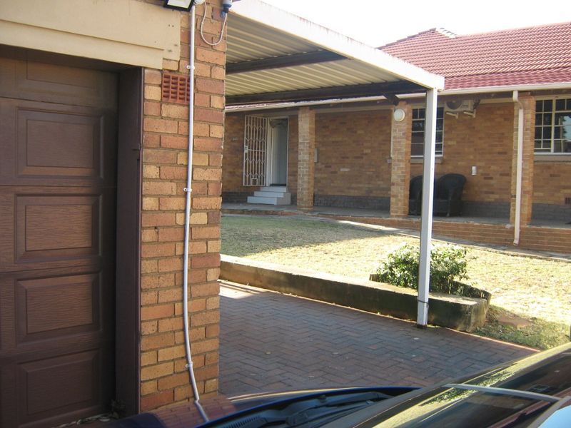 Modern 3-Bedroom Home with Braai Area and Excellent Security - Photo 6