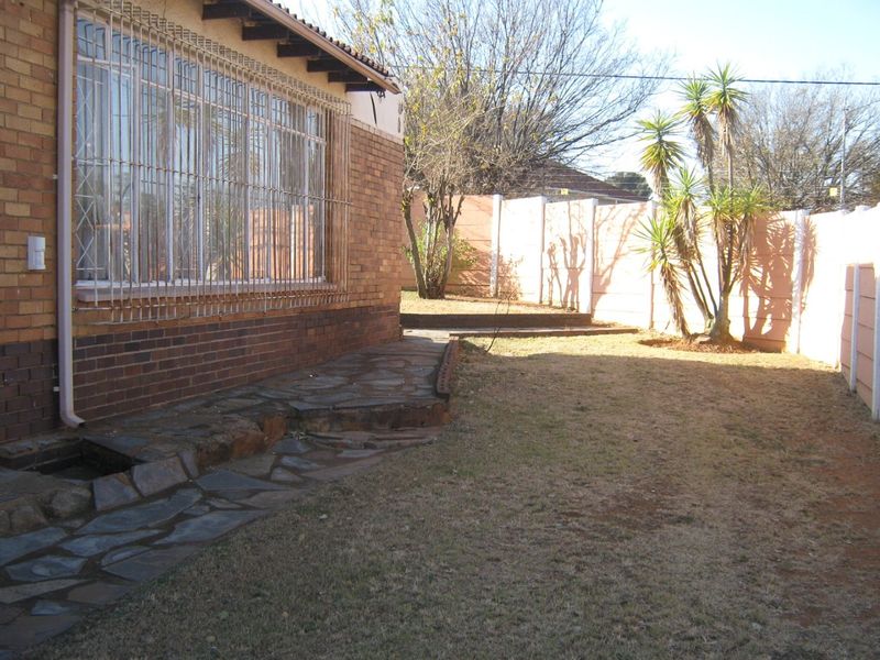 Modern 3-Bedroom Home with Braai Area and Excellent Security - Photo 7
