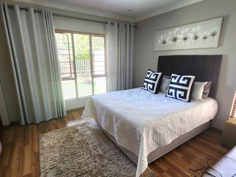 Modern 2-Bedroom Townhouse with Great Features - Photo 9