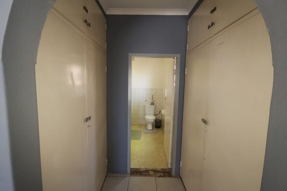 Spacious 3-Bedroom Townhouse with Communal Park - Photo 5