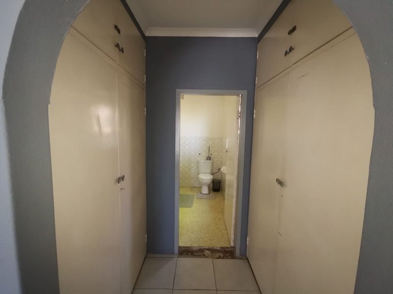 Spacious 3-Bedroom Townhouse with Communal Park - Photo 5