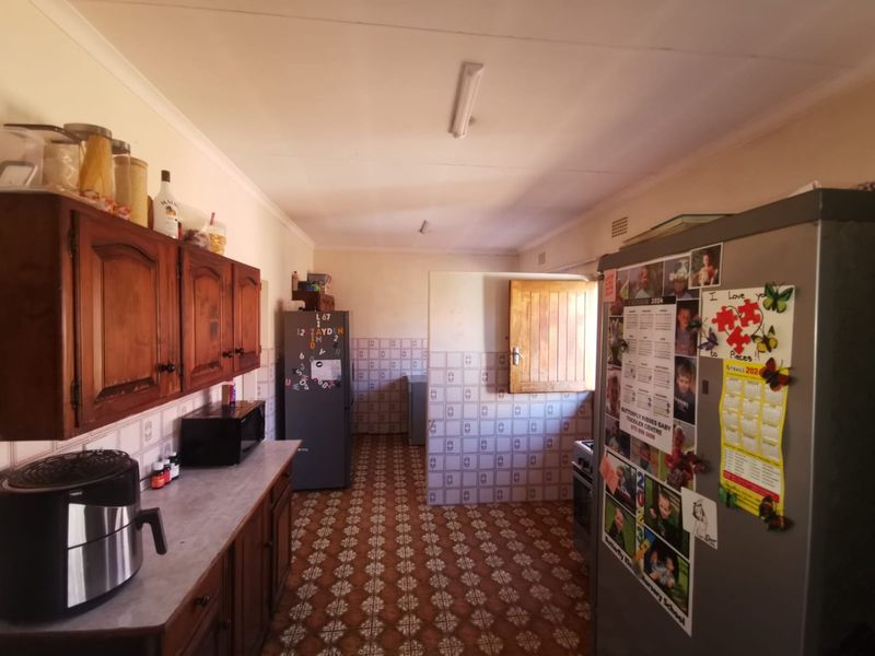 Spacious 3-Bedroom Townhouse with Communal Park - Photo 3