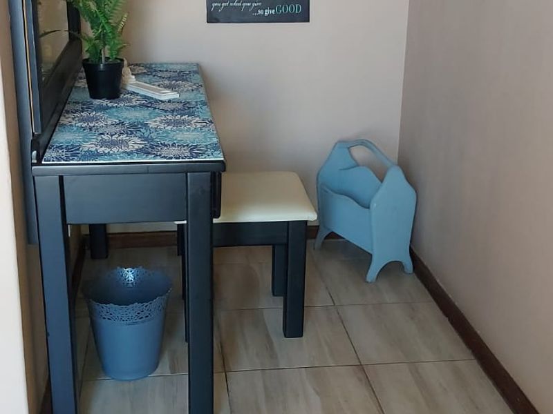 Modern 2-Bedroom Pet-Friendly Duplex - Photo 4