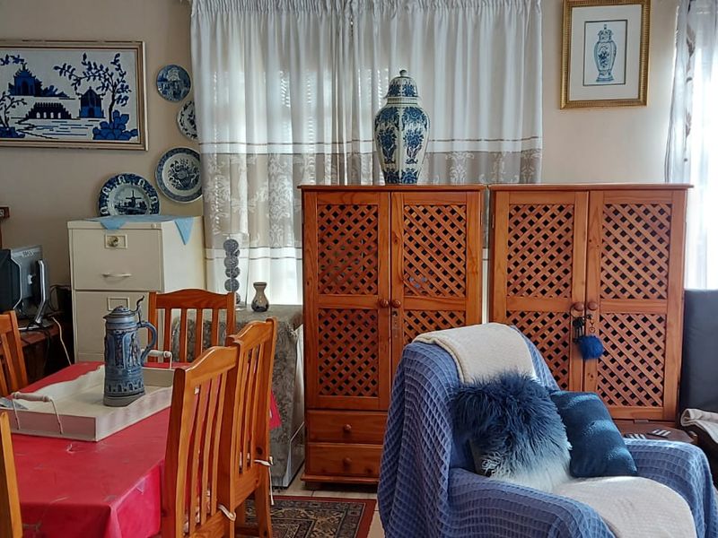 Modern 2-Bedroom Pet-Friendly Duplex - Photo 10