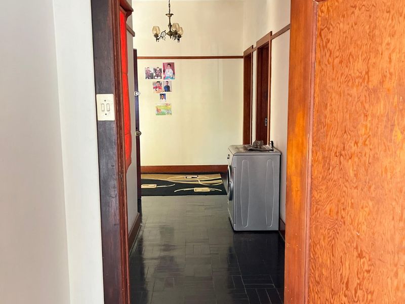 Spacious 3-Bedroom Home with Pool and Granny Flat - Photo 8