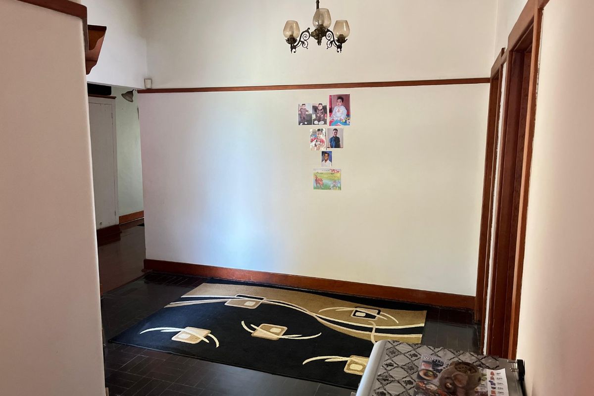 Spacious 3-Bedroom Home with Pool and Granny Flat - Photo 2