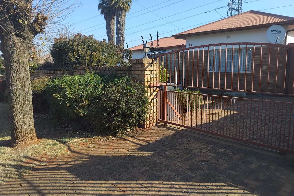 Charming Family Home for Sale in Sought-After Primrose Hill - Photo 3