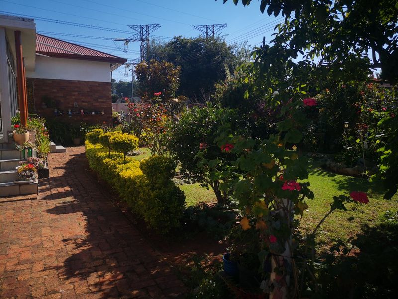 Charming Family Home for Sale in Sought-After Primrose Hill - Photo 2