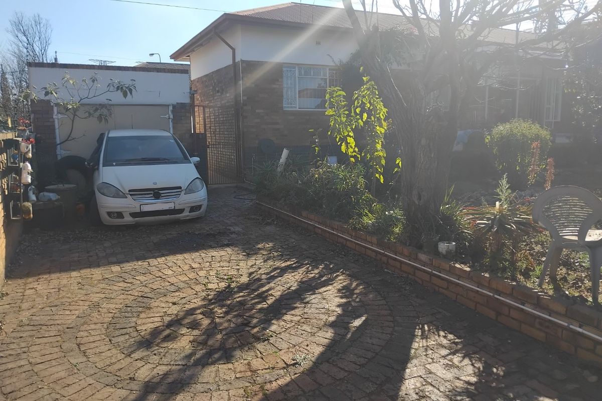 Charming Family Home for Sale in Sought-After Primrose Hill - Photo 4